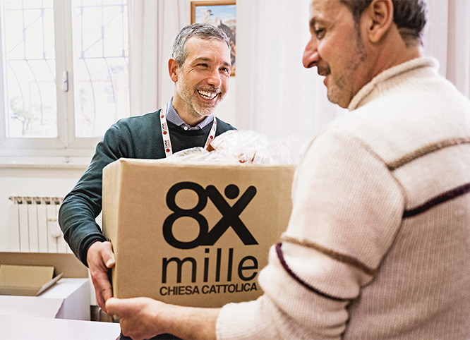 pacco-alimentare-beneficiario-albano-8xmille
